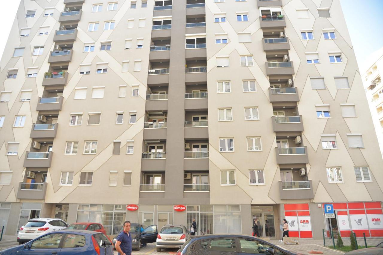 Stylish Violet & Modern Apartment Skopje Buitenkant foto
